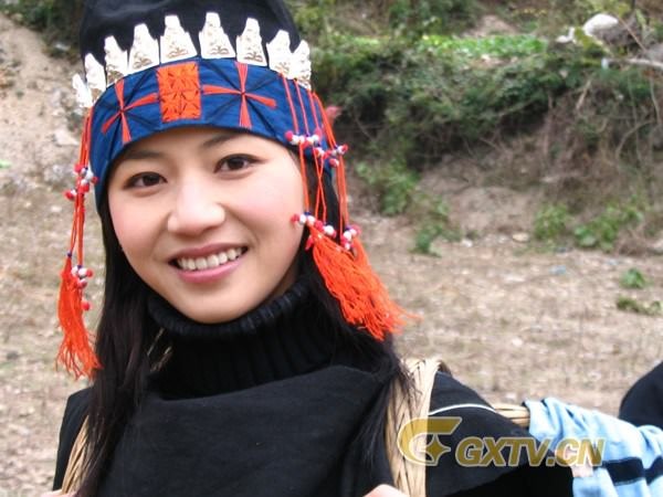 中国　少数民族　ヌード 