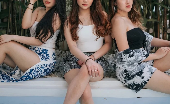 【画像】 女子大生、おパンツ丸見えｗｗｗｗ