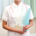 【画像】看護師さん、制服から柄パンティが透けてしまう